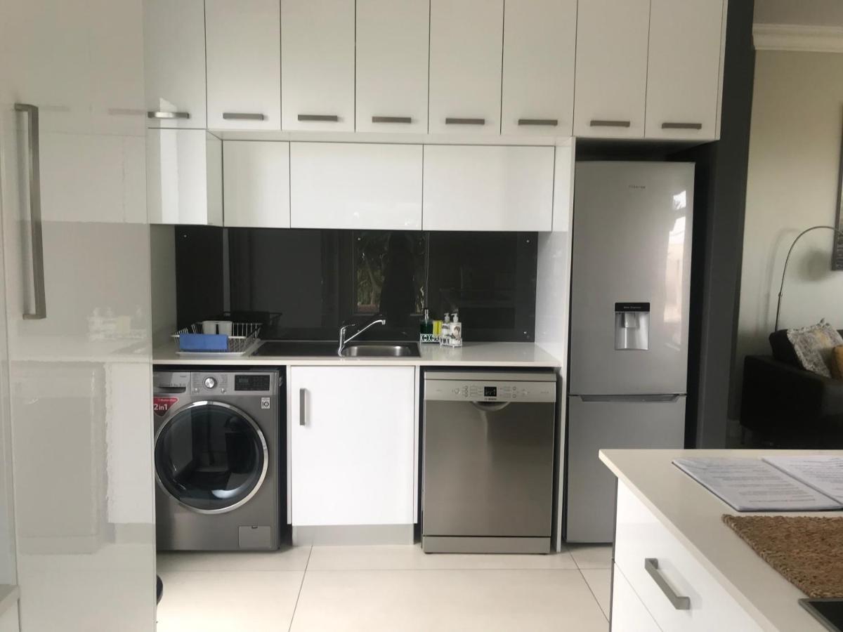 The Cottage On Cordia 2 Bedroom Self Catering 2Km From Umhlanga Beach Durban Dış mekan fotoğraf